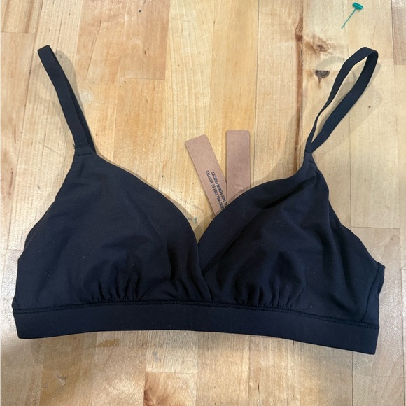 SKIMS Other - Skims Fits Everybody Triangle Bralette Bra Size xs Onyx Black NWT